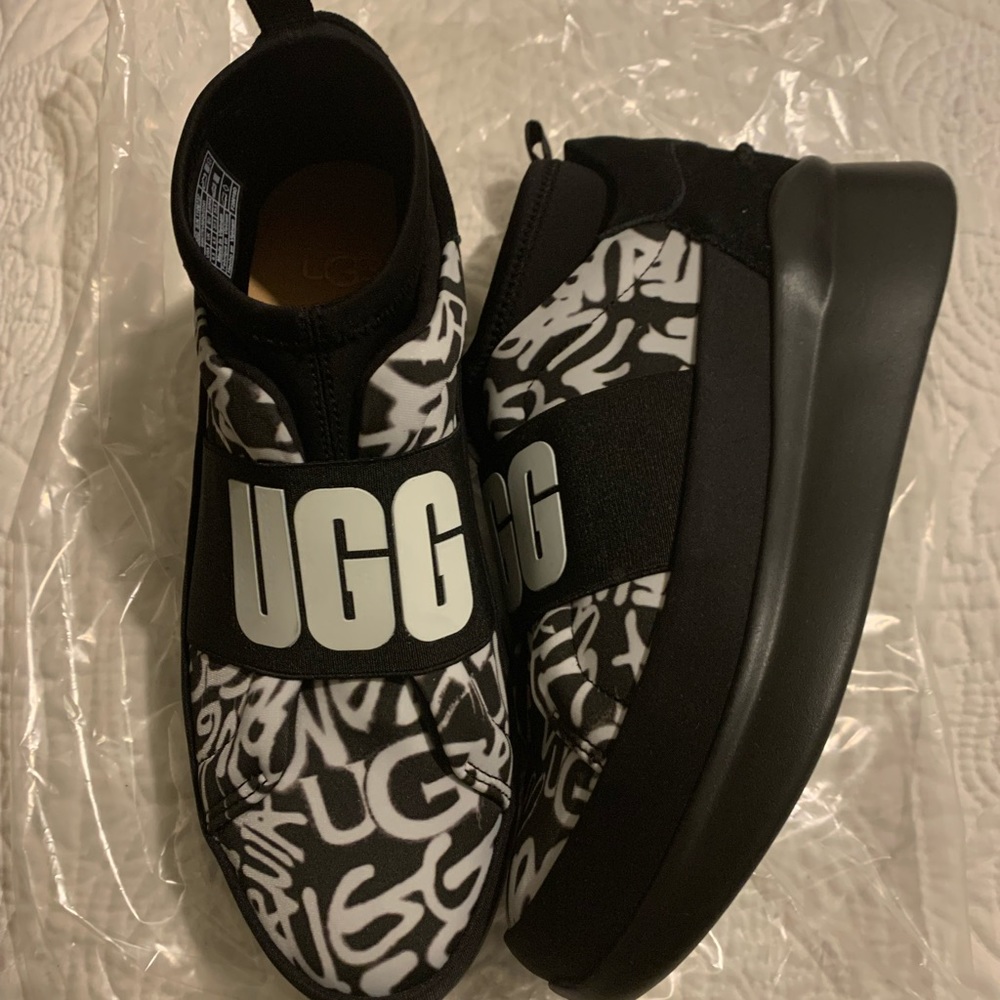 UGG Booties - Picture 2 of 4
